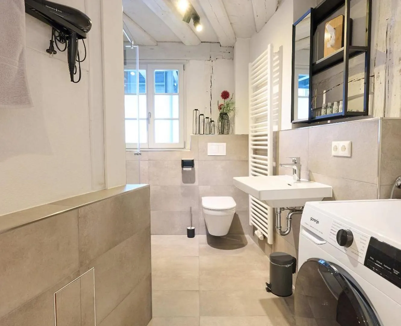 Cozy Schwabach # Frisch Renoviertes Fachwerk # 100Qm # Modern # Balkon # Netflix Apartment